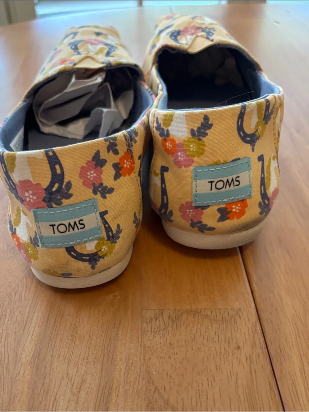 TOMS Alpargata Apricot Slip-On Shoes with Horseshoe Print ~ Women’s 9 ~